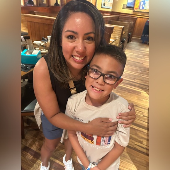 Meet your Posher, Gisella - Picture 2 of 2